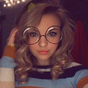 Meet your Posher, Cchloe